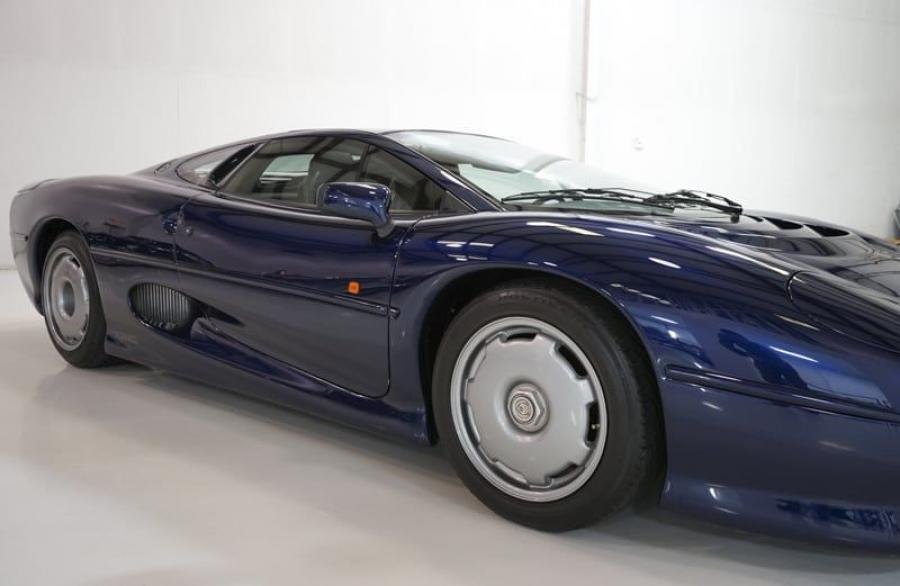 Детали экстерьера Jaguar XJ220 1994 года  (фото 27 из 55)